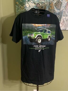 Ford Bronco T-shirt in size L.